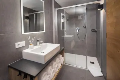 Ein Badezimmer in der Unterkunft Schöneben Appartementen Top 5