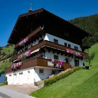 Farmhouse in Hollersbach with Mountain Views