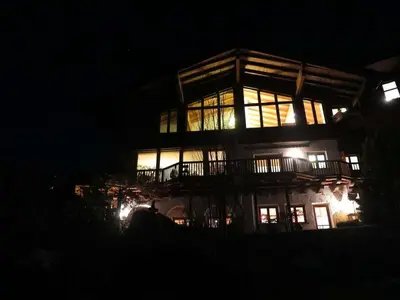 Das Gebäude in dem sich das Chalet befindet