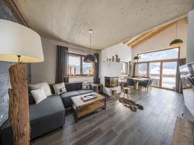 Ein Sitzbereich in der Unterkunft Alpine Chalet with Mountain Views