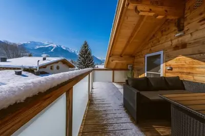 Ein allgemeiner Bergblick oder ein Berglick von der Ferienwohnung aus