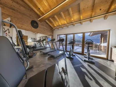 Das Fitnesscenter und/oder die Fitnesseinrichtungen in der Unterkunft Chalet by the Anfängerpiste ski-lift