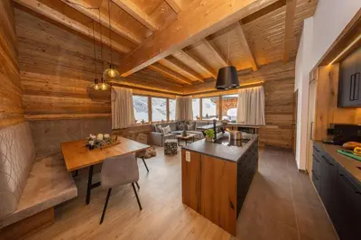 Ein Sitzbereich in der Unterkunft Bachgut, das Resort am Berg - Chalet 3