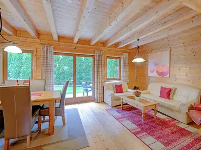 Ein Sitzbereich in der Unterkunft Holiday Village Wildschönau Traditional Chalet