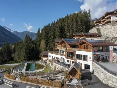 Ein allgemeiner Bergblick oder ein Berglick von des Chalets aus