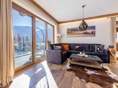 Ein Sitzbereich in der Unterkunft Chalet near Wildkogel Arena