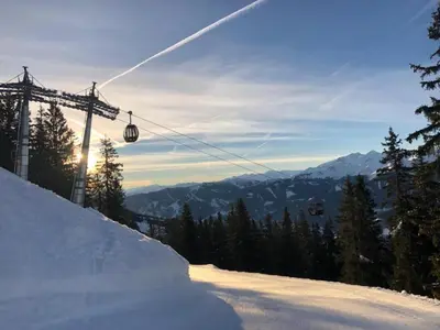 Ein allgemeiner Bergblick oder ein Berglick von der Ferienwohnung aus