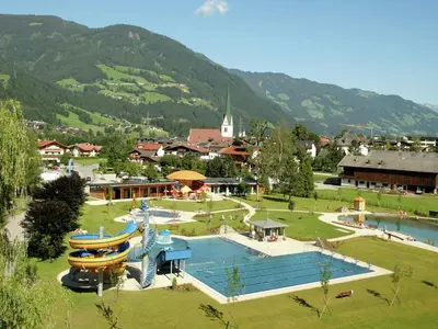 Der Swimmingpool an oder in der Nähe von Apartment in Kaltenbach near Ski Lift