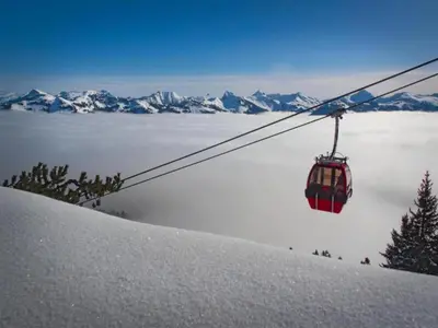 Chalet in Alps near Ski Slopes im Winter