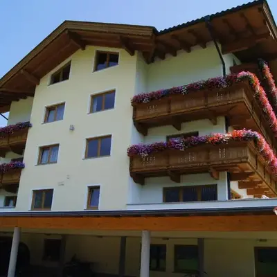 Apparthotel Stoanerhof