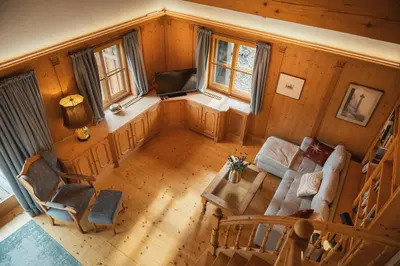 Ein Sitzbereich in der Unterkunft Chalet Ninni