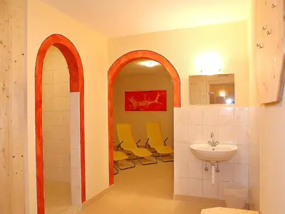 Ein Badezimmer in der Unterkunft Holiday Home Schwendau-1 by Interhome