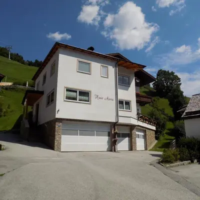 Das Gebäude in dem sich das Bed & Breakfast befindet