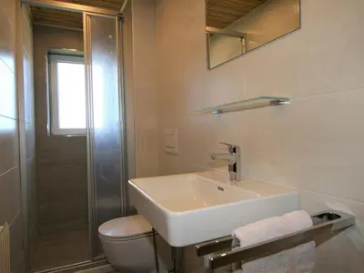 Ein Badezimmer in der Unterkunft Apartment Unterflöber-3 by Interhome