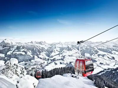 Chalet in Hopfgarten near Ski Lift im Winter
