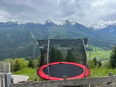 Ein allgemeiner Bergblick oder ein Berglick von des Ferienhauses aus